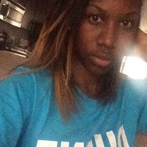 Meet your Posher, Adria